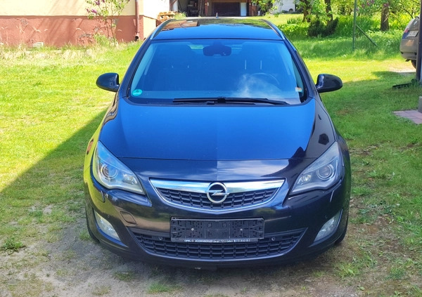 Opel Astra cena 17999 przebieg: 248000, rok produkcji 2011 z Bukowno małe 29